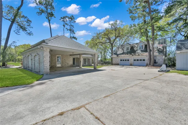 $630,000 | 17507 Deer Creek Drive, Spring, TX 77379