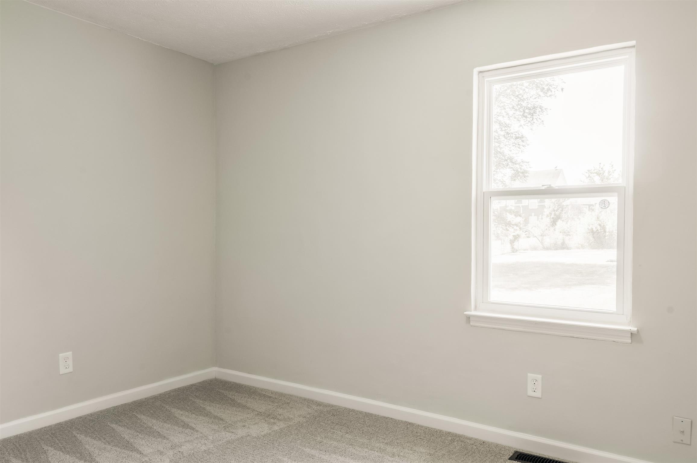 508 Curd Road Mount Juliet, TN 37122 - Photo 10 of 14 an empty room with a window
