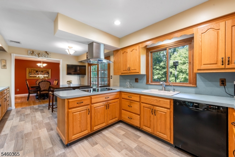 4 Harrison Road Succasunna, NJ 07876 - Photo 10 of 35 Gallery Image 10