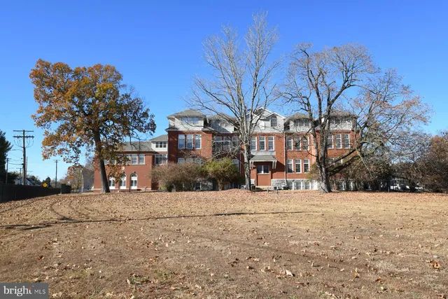 $255,000 | 100 Aura Road, Unit 212, Clayton, NJ 08312