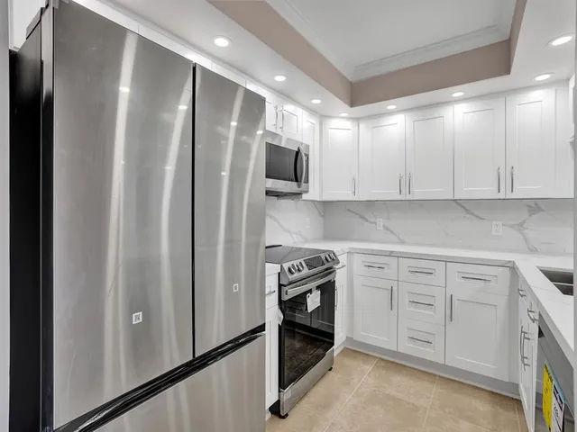 $1,900 | 701 Southwest 142nd Avenue, Unit 311, Pembroke Pines, FL 33027