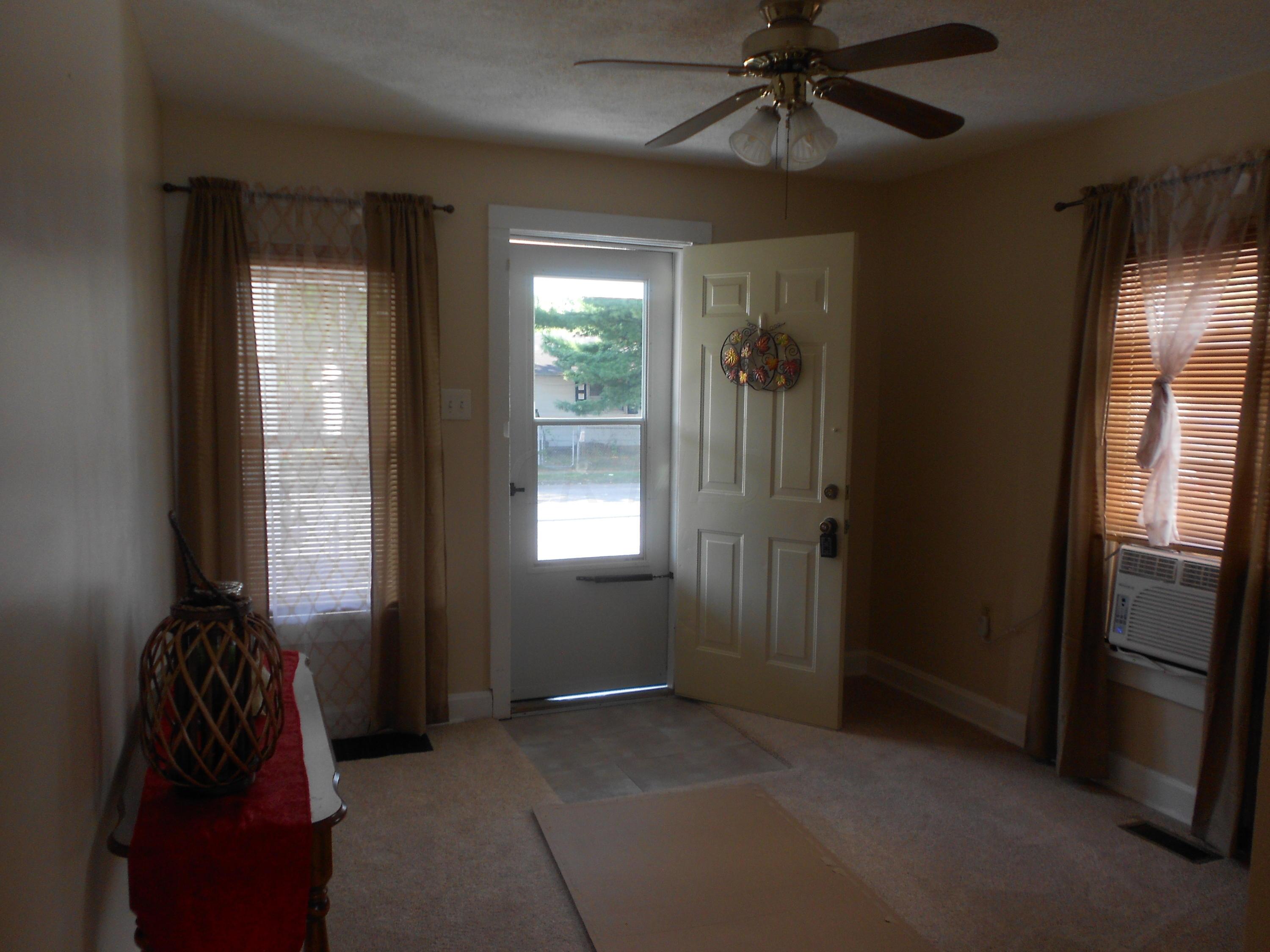 374 Walnut Street Circleville, OH 43113 - Photo 2 of 26