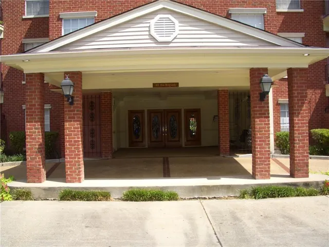 $2,900 | 801 Rue Burgundy Other, Unit 321, Metairie, LA 70005