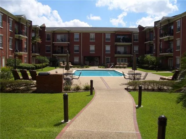 $2,900 | 801 Rue Burgundy Other, Unit 321, Metairie, LA 70005