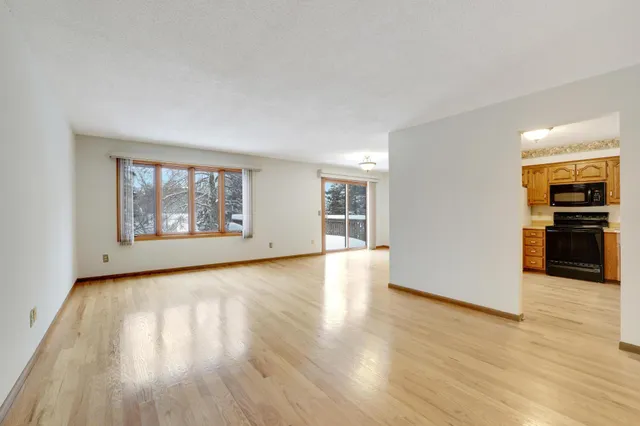 $399,900 | 2492 Beam Avenue, North St. Paul, MN 55109