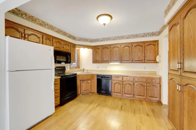 $399,900 | 2492 Beam Avenue, North St. Paul, MN 55109