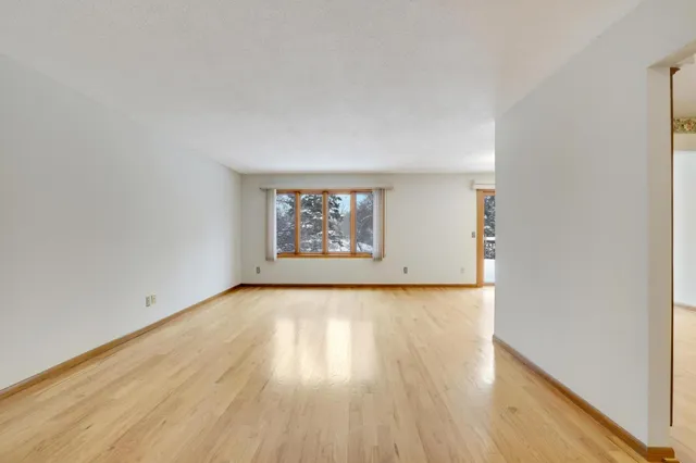 $399,900 | 2492 Beam Avenue, North St. Paul, MN 55109