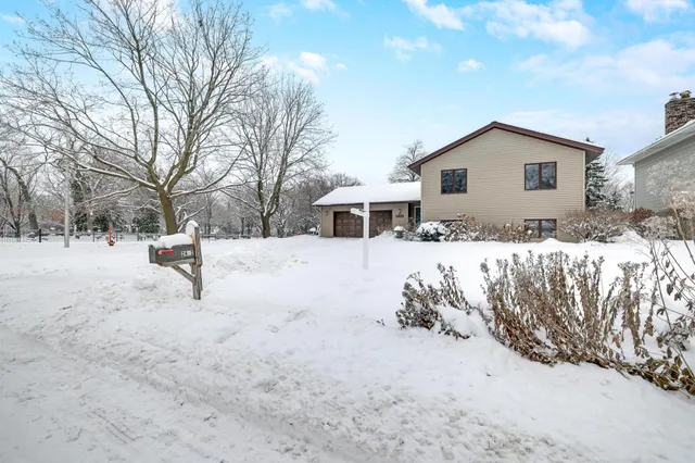 $399,900 | 2492 Beam Avenue, North St. Paul, MN 55109