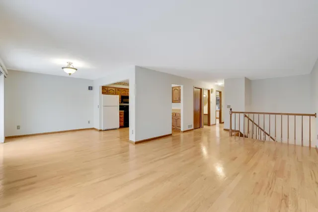 $399,900 | 2492 Beam Avenue, North St. Paul, MN 55109