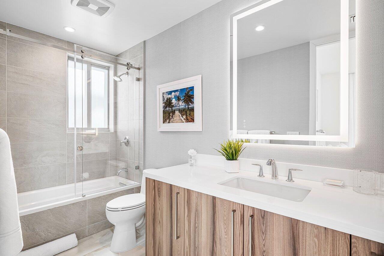 475 East Royal Palm Road, Unit 805 Boca Raton, FL 33432 - Photo 23 of 41 Bathroom 3