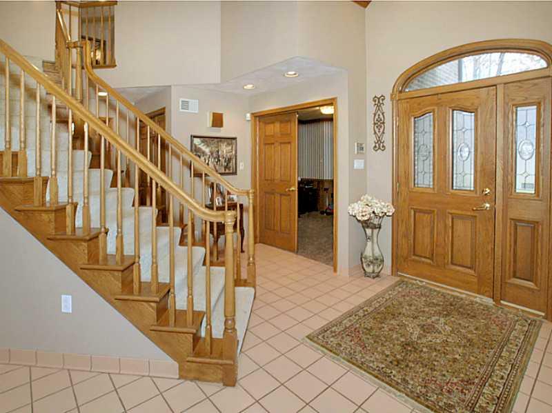 1803 Ridge Road Jeannette, PA 15644 - Photo 2 of 25 Entry/Foyer.