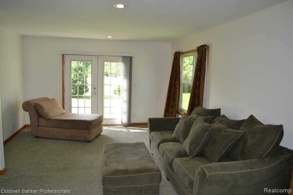 194 North Maple Leaf Road Lapeer, MI 48446 - Photo 21 of 28