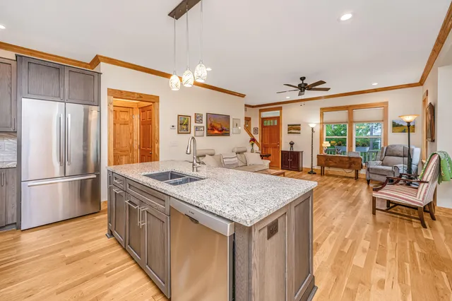 $760,000 | 325 McClellan Avenue, McClellanville, SC 29458