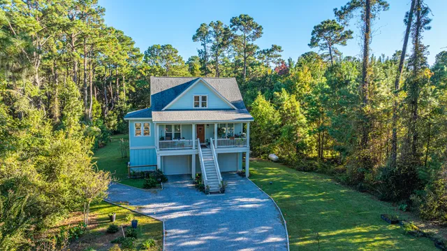 $760,000 | 325 McClellan Avenue, McClellanville, SC 29458