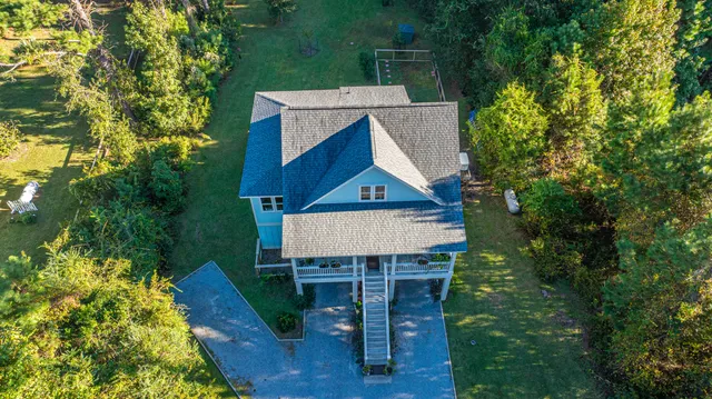 $760,000 | 325 McClellan Avenue, McClellanville, SC 29458