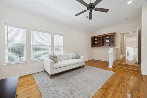 $1,949,000 | 6709 Westchester Avenue, West University Place, TX 77005