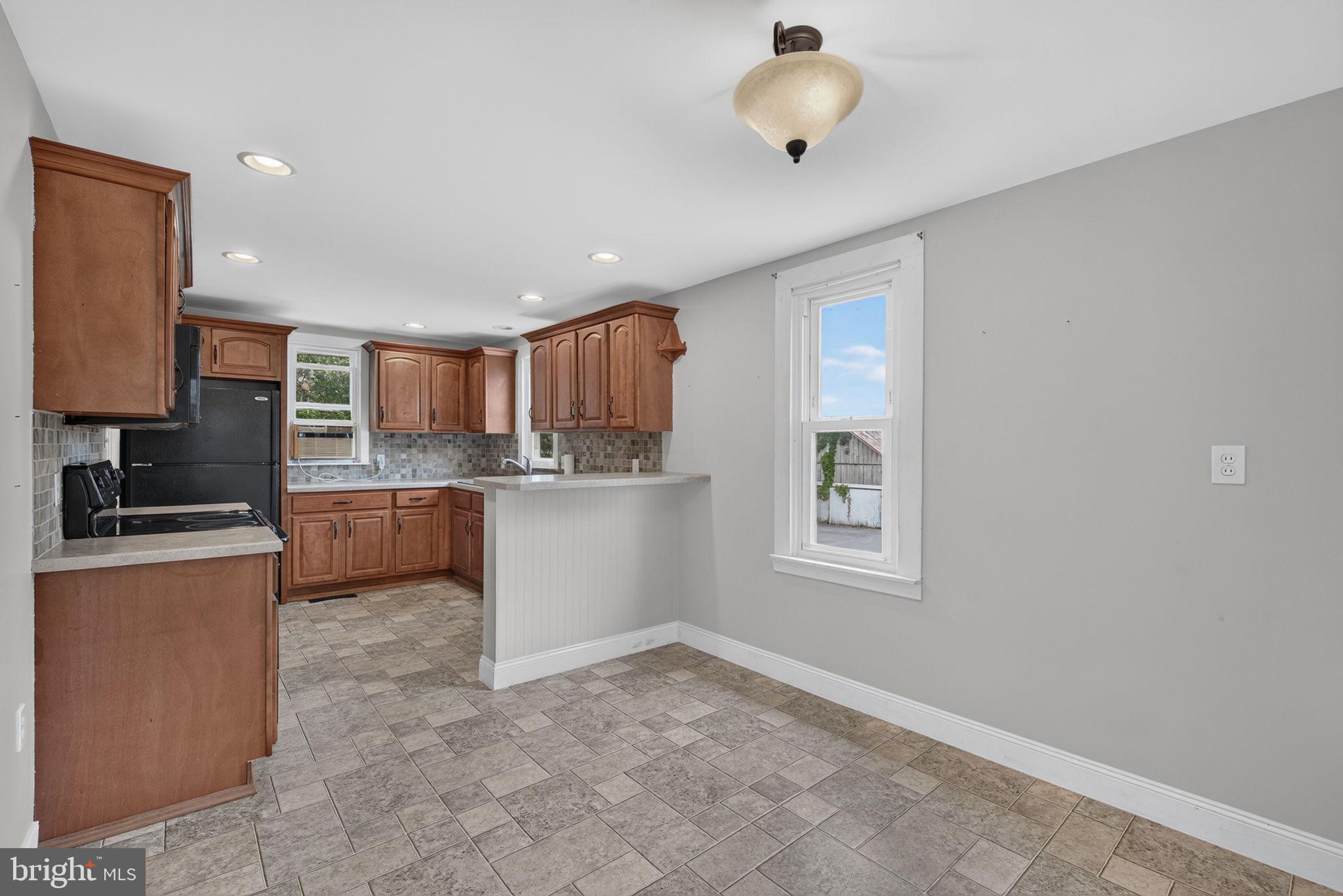 990 Maple Street Lititz, PA 17543 - Photo 12 of 37