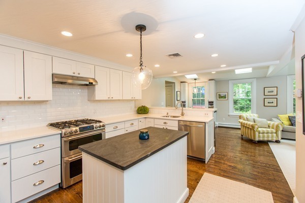 38 Martin Road Wellesley, MA 02481 - Photo 9 of 14