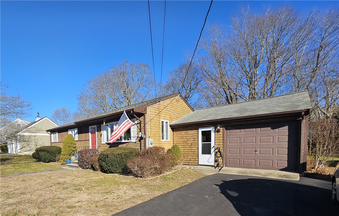 24 Maize Corn Road, Portsmouth, RI 02871 Compass