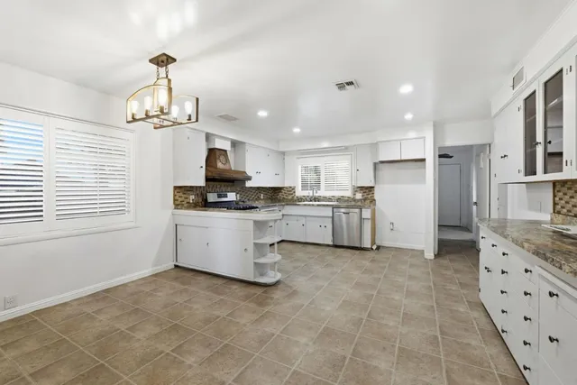 $2,845 | 9623 Adams Street, Elk Grove, CA 95624