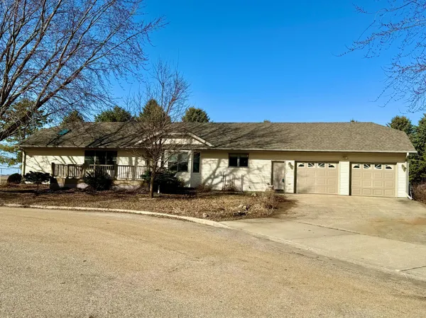 $349,200 | 236 Wilson Street, Alden, MN 56009