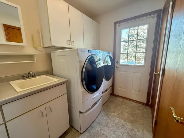 $349,200 | 236 Wilson Street, Alden, MN 56009