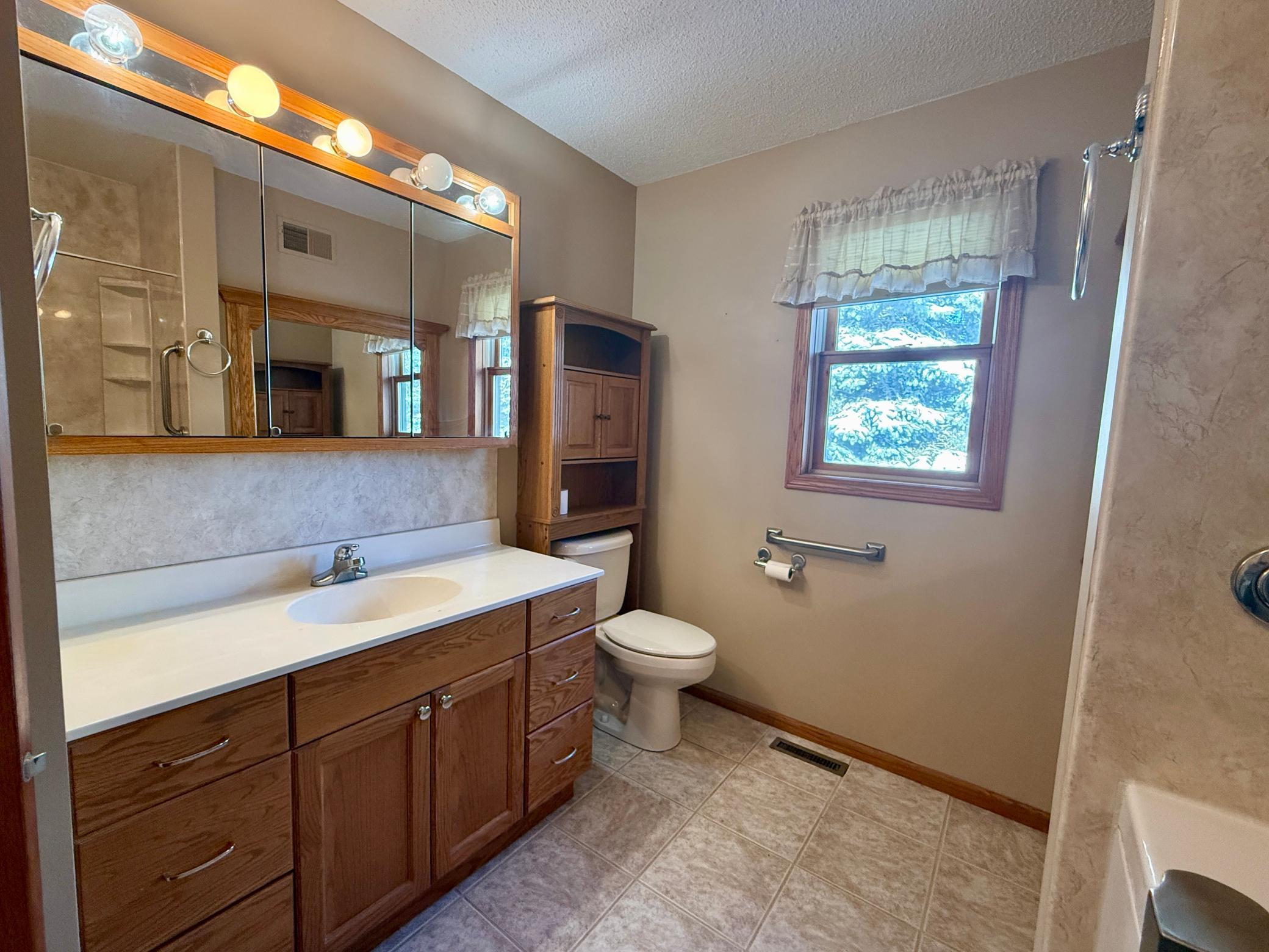 236 Wilson Street Alden, MN 56009 - Photo 14 of 38