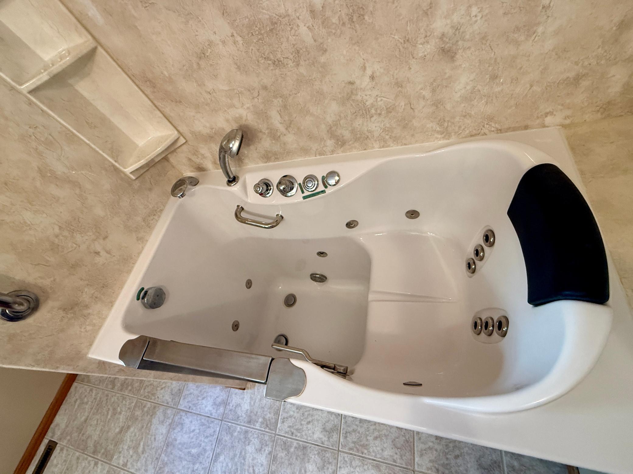 236 Wilson Street Alden, MN 56009 - Photo 16 of 38