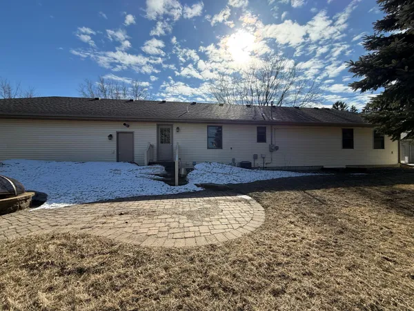 $349,200 | 236 Wilson Street, Alden, MN 56009