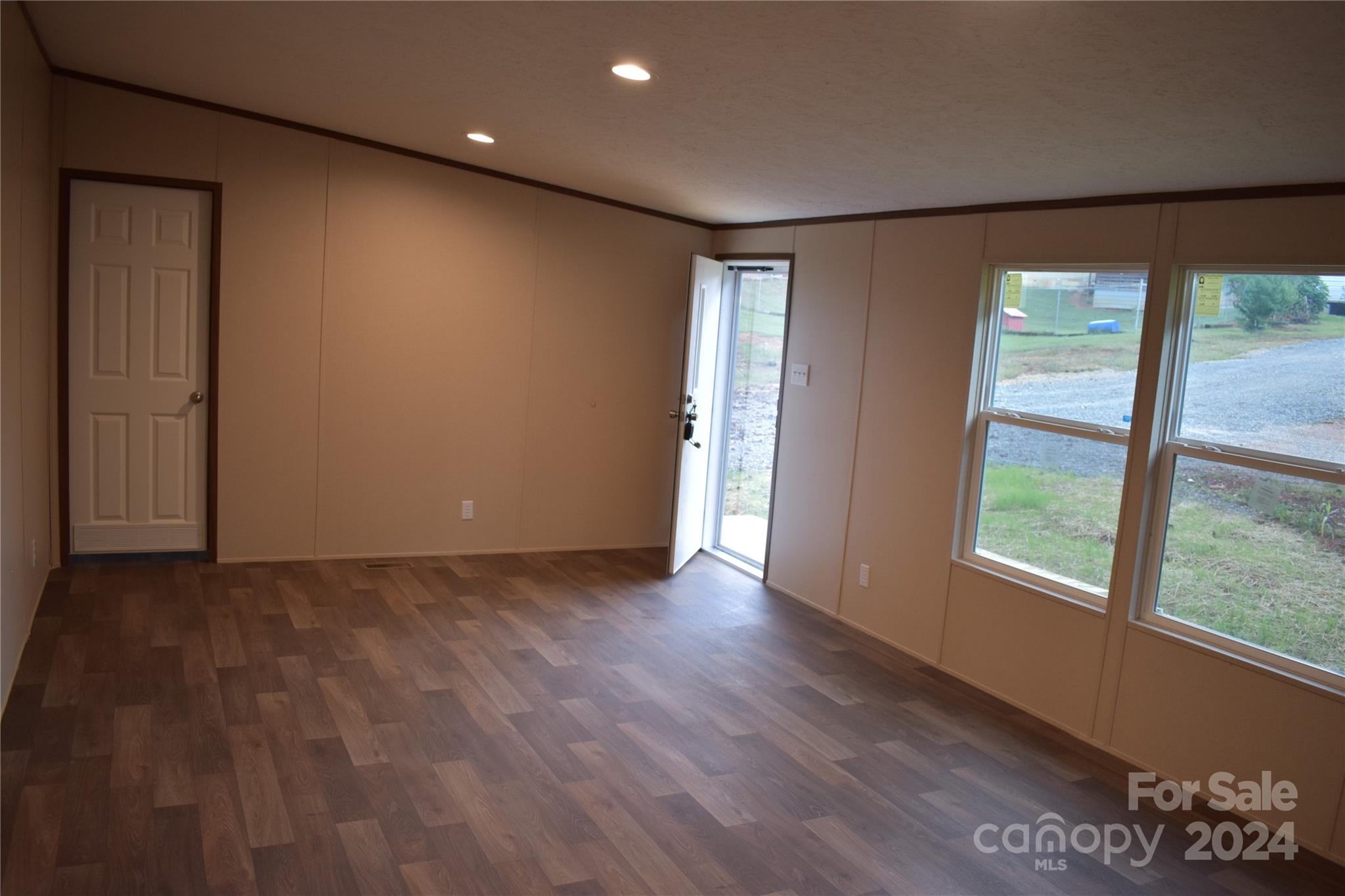40 Madac Ridge Marion, NC 28752 - Photo 5 of 38