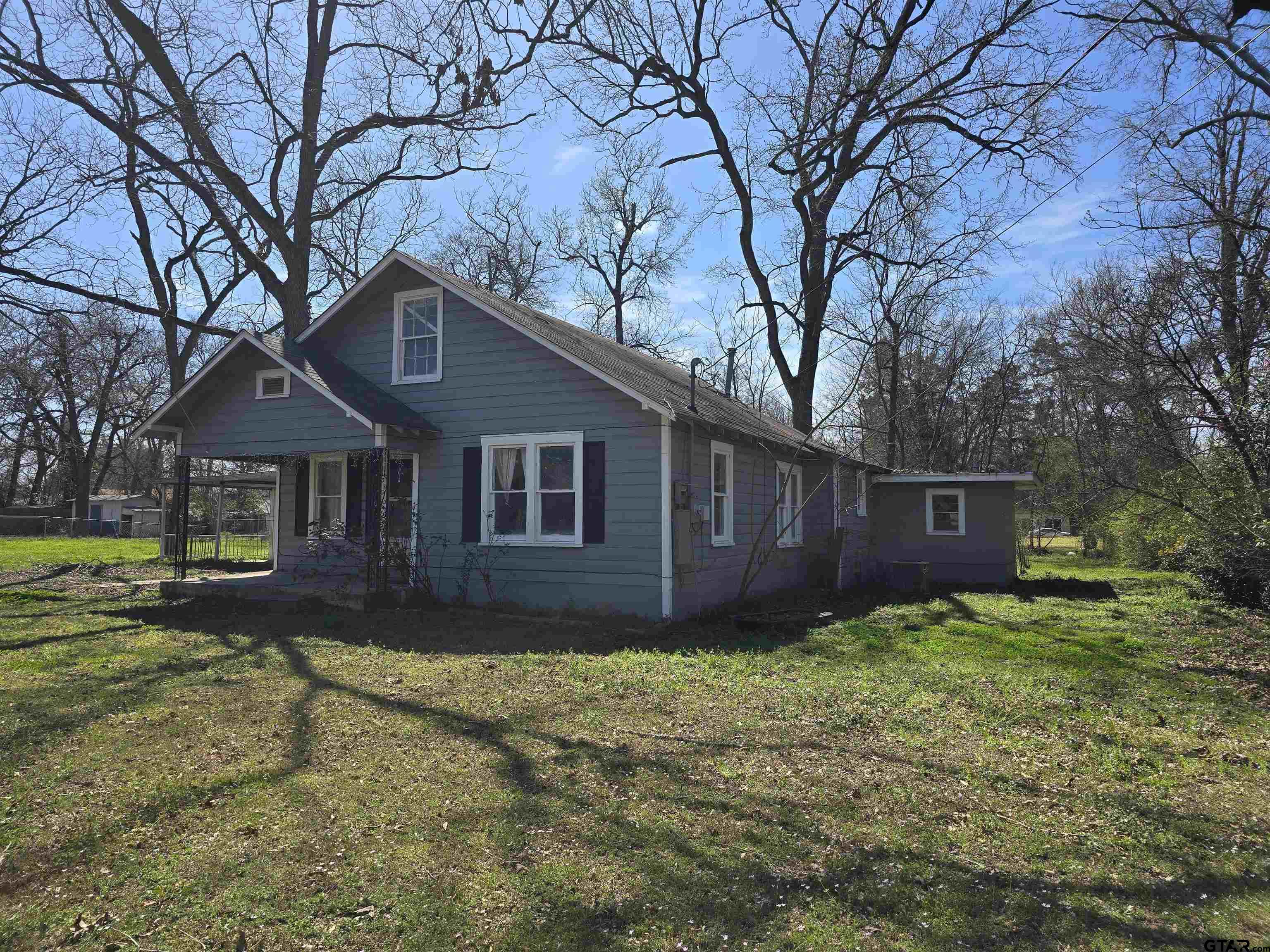 128 Hickory Street Pittsburg, TX 75686 - Photo 2 of 17