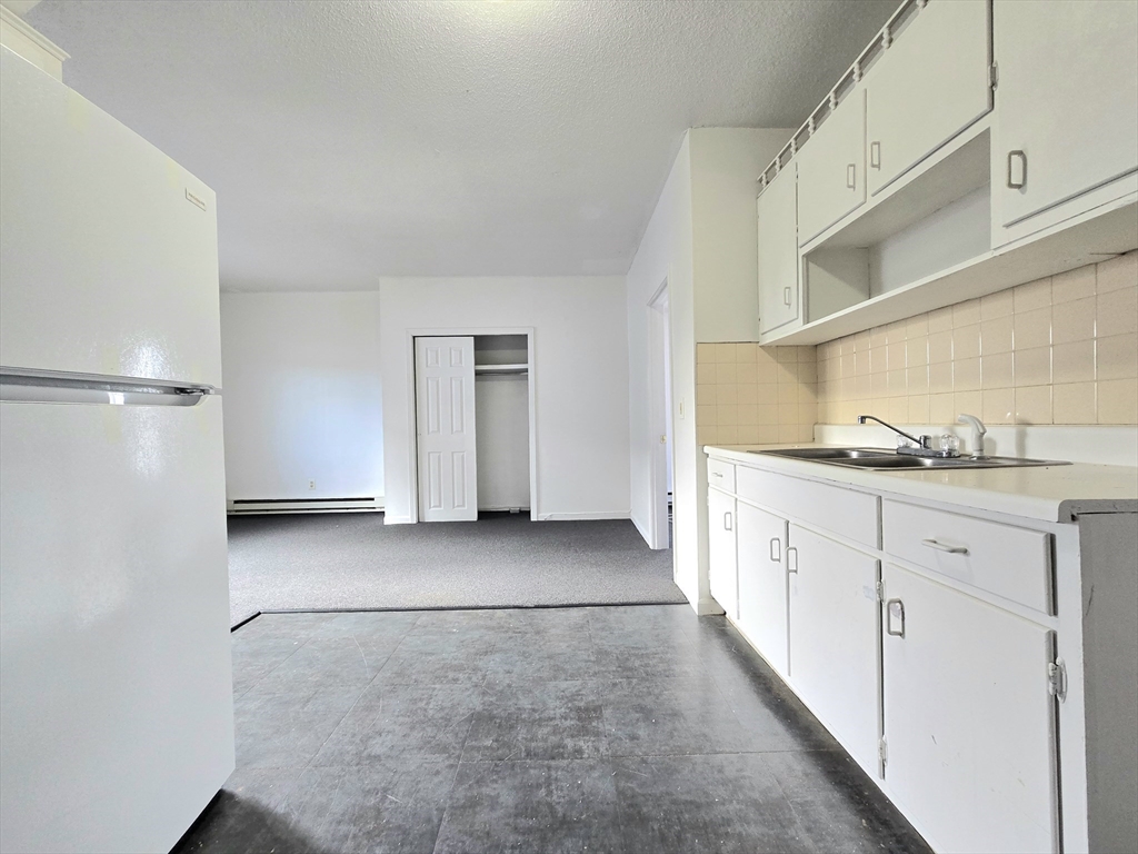 25 Myrtle Street, Unit 2R Taunton, MA 02780 - Photo 2 of 11