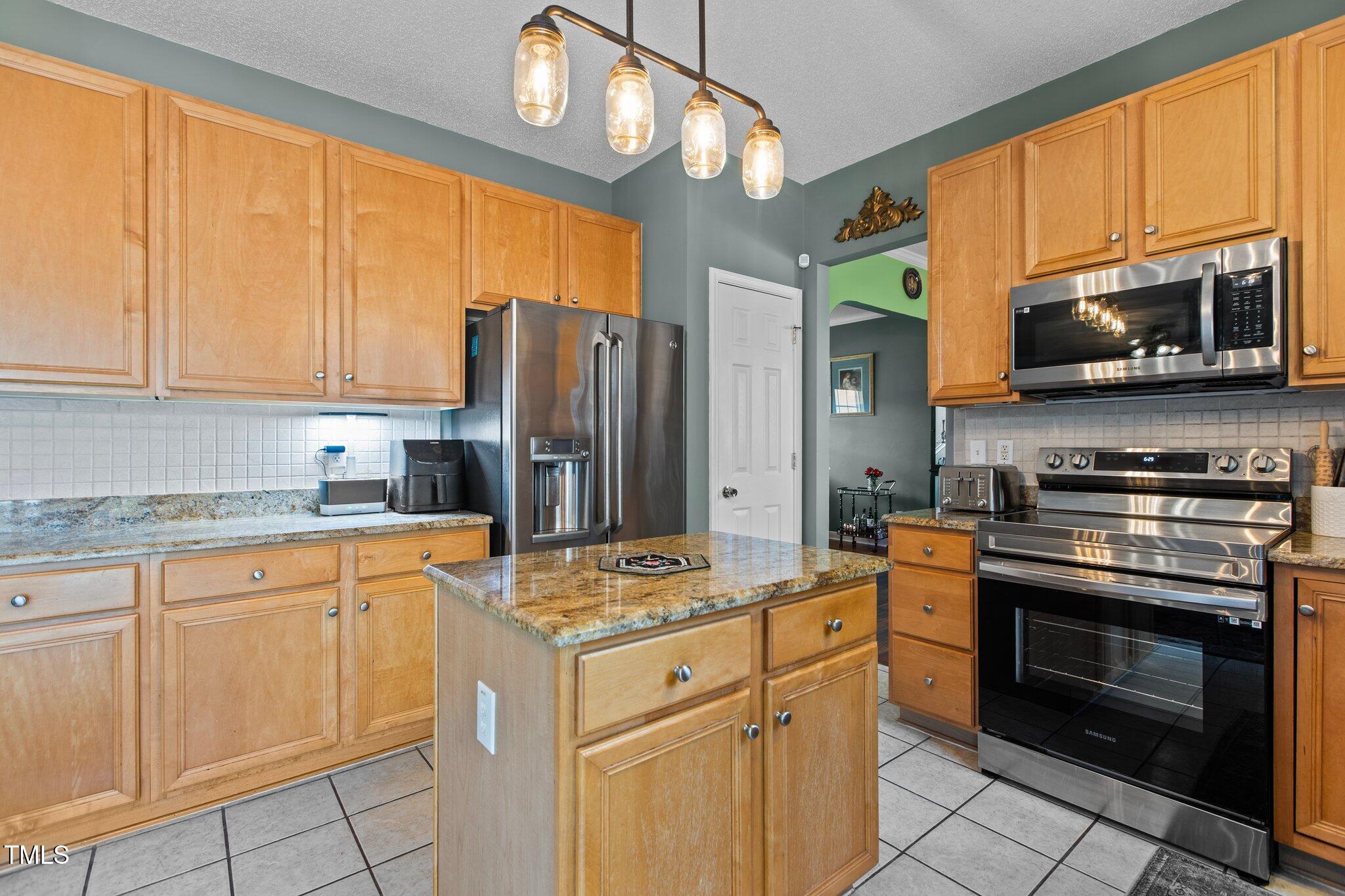 5405 Seaspray Lane Raleigh, NC 27610 - Photo 7 of 48 12-web-or-mls-2N6A0229