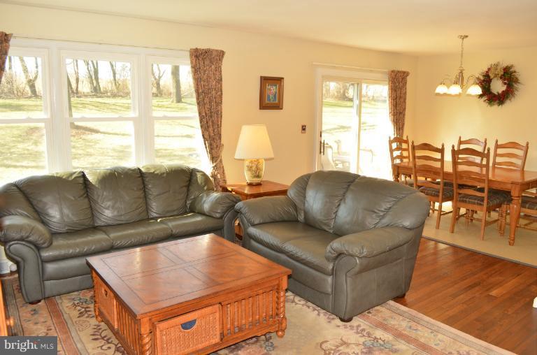 1023 Bosley Road Cockeysville, MD 21030 - Photo 23 of 24 Living Room