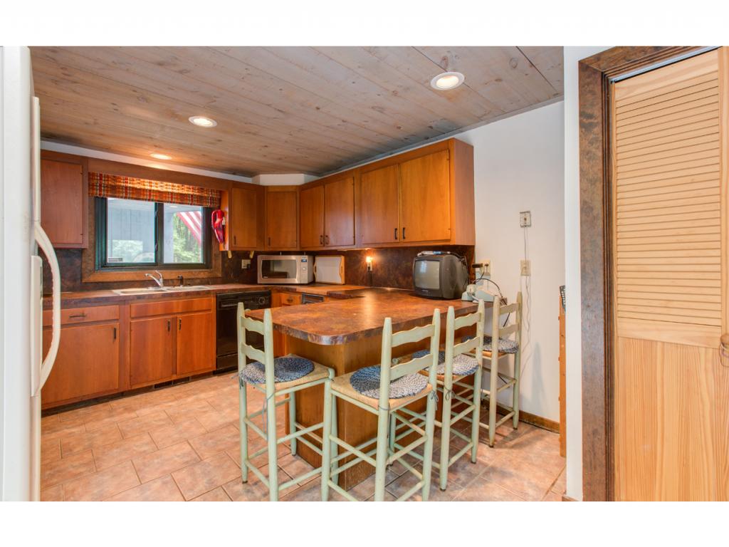280 Chestnut Hill Road New Boston, NH 03070 - Photo 3 of 25