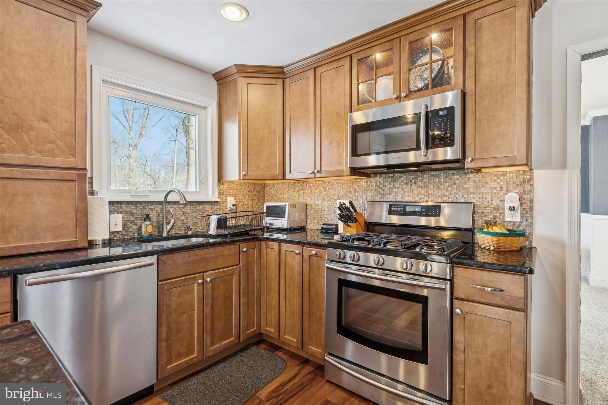 411 Forge Lane Exton, PA 19341 - Photo 15 of 35 Gas Cooking