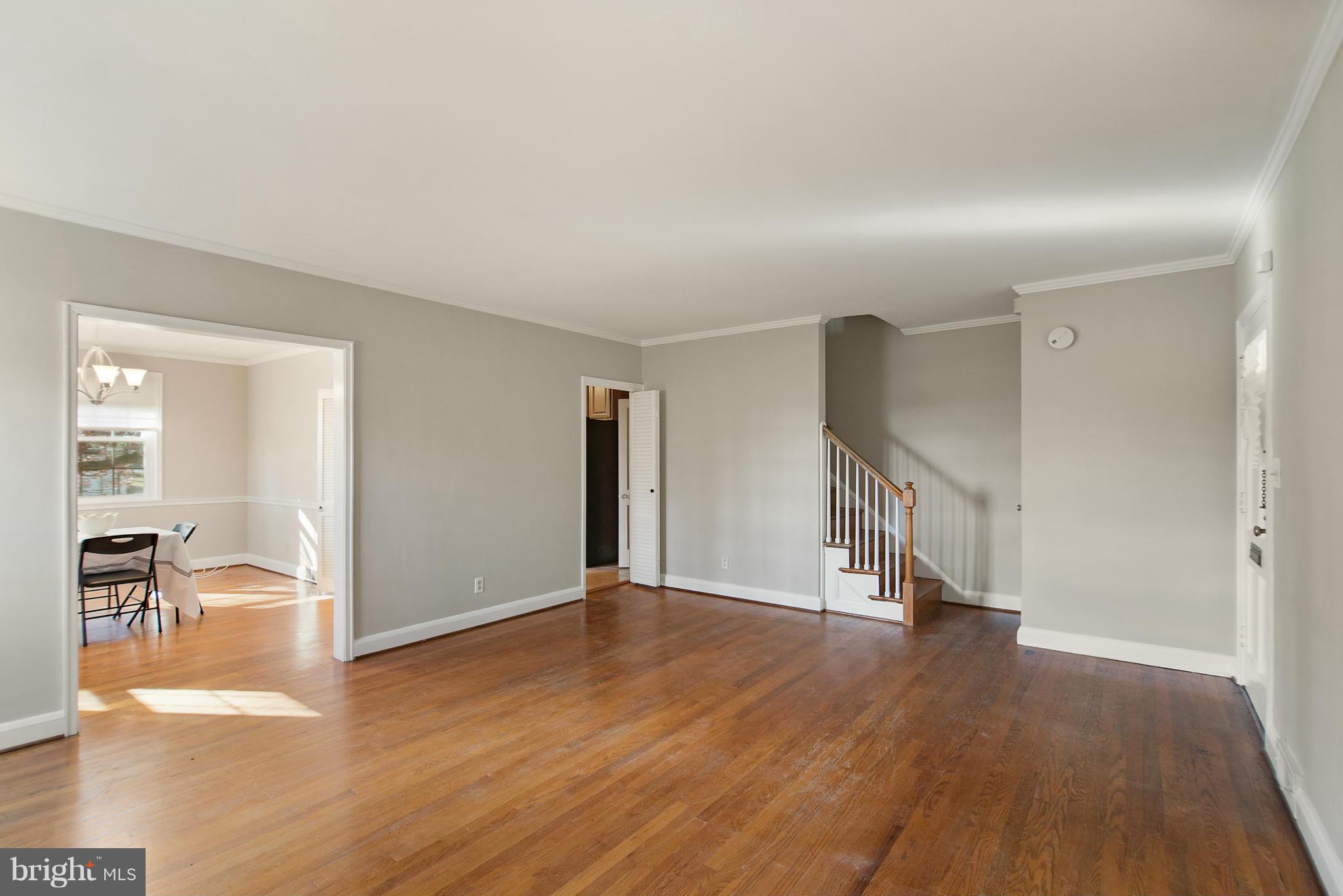 3900 Deepwood Road Baltimore, MD 21218 - Photo 3 of 30 Living Room