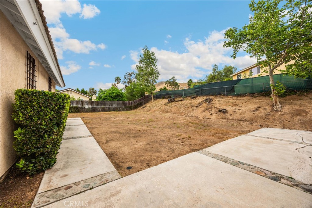 11324 Reid Court Riverside, CA 92505 - Photo 7 of 46