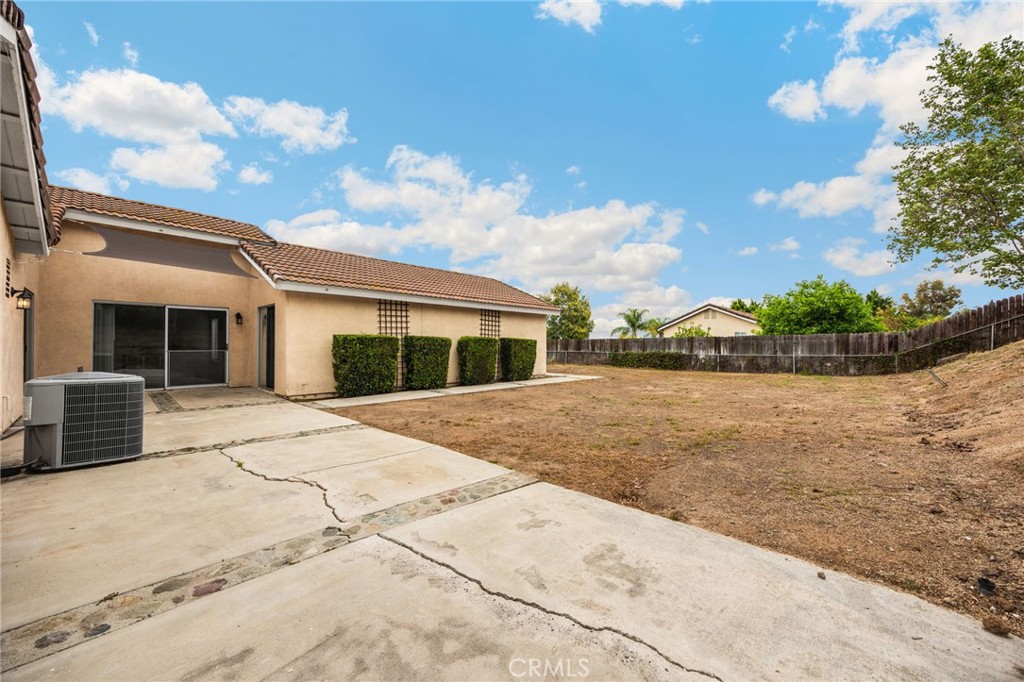 11324 Reid Court Riverside, CA 92505 - Photo 8 of 46