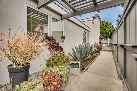 $1,424,000 | 7195 Little Harbor Drive, Huntington Beach, CA 92648