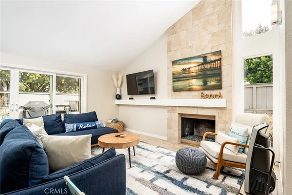 $1,424,000 | 7195 Little Harbor Drive, Huntington Beach, CA 92648