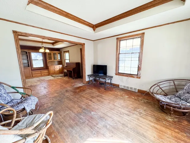 $194,500 | 210 Delaware Avenue, Adrian, MN 56110