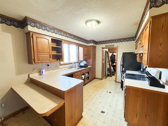 $194,500 | 210 Delaware Avenue, Adrian, MN 56110