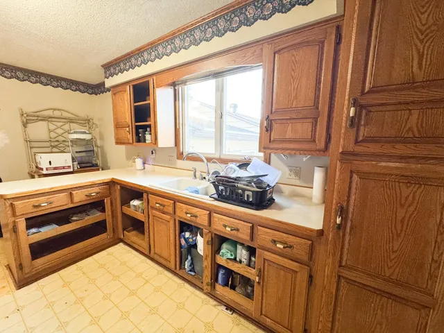 $194,500 | 210 Delaware Avenue, Adrian, MN 56110