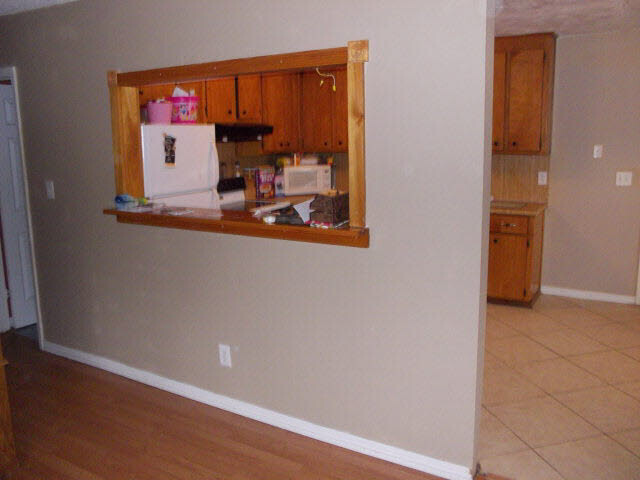 18812 Crocker Lane Foley, AL 36535 - Photo 6 of 14 kitchen bar