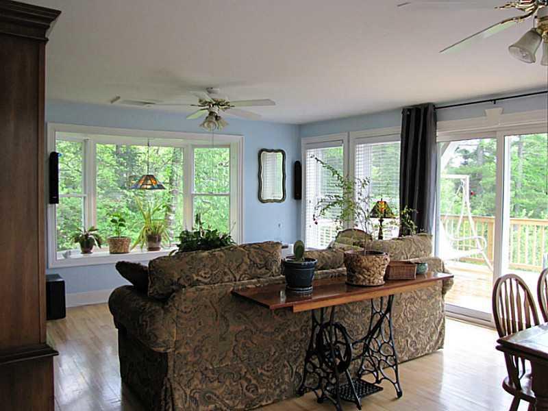 47 Oak Hill Road Belfast, ME 04915 - Photo 18 of 35 Living Room.