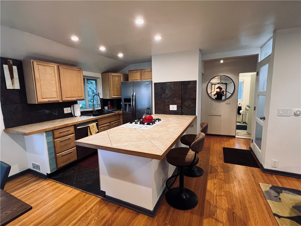 24 Menlo Place Rochester, NY 14620 - Photo 6 of 18