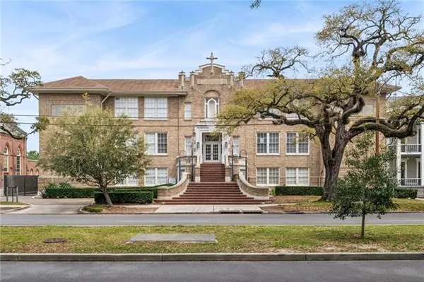$385,000 | 1215 Louisiana Avenue, Unit 201, New Orleans, LA 70115