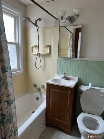 $1,500 | 88 Woodbine Street, Unit 2, Torrington, CT 06790