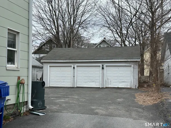 $1,500 | 88 Woodbine Street, Unit 2, Torrington, CT 06790